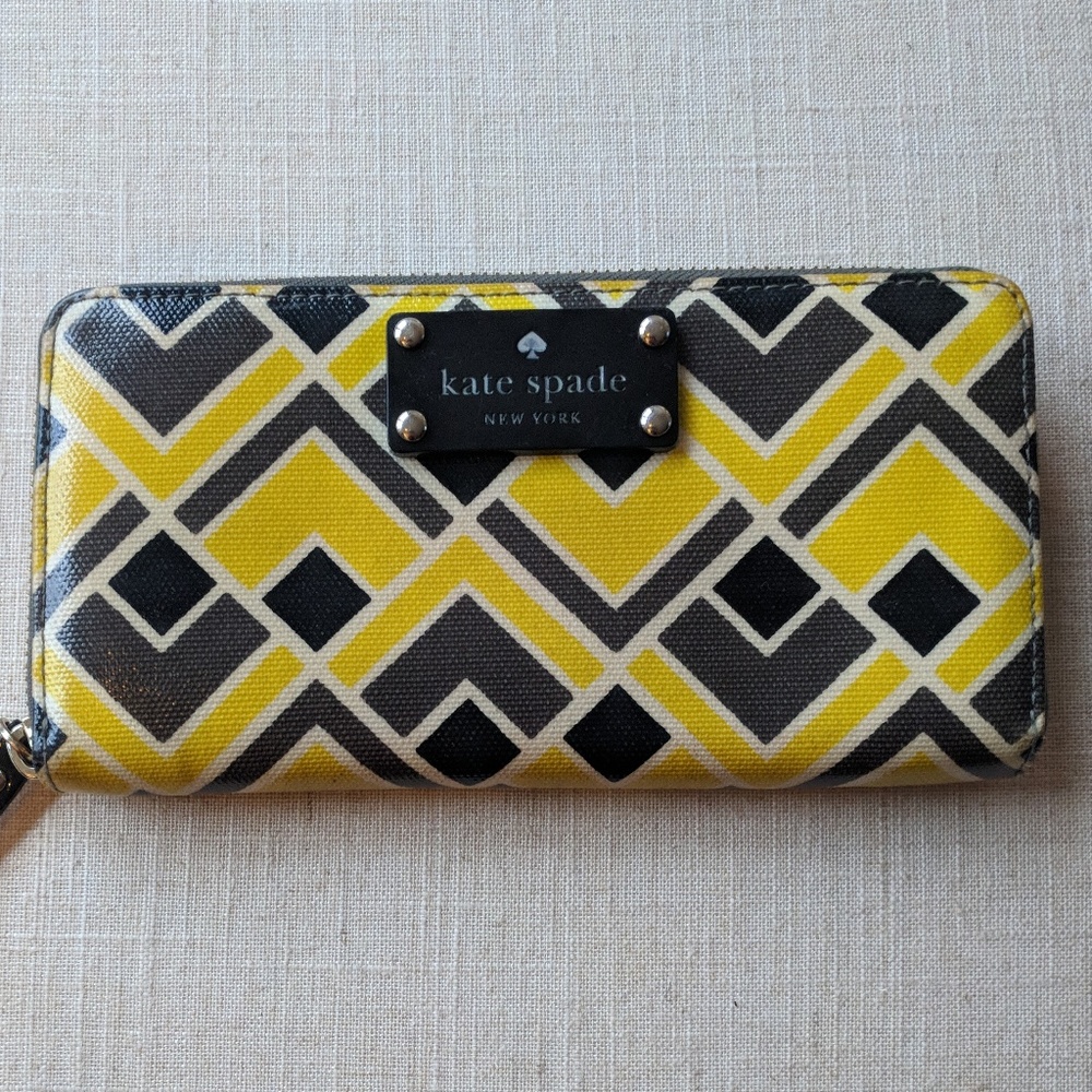 Kate Spade Lacey zip wallet in geo print